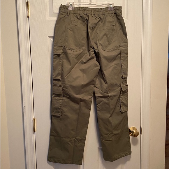 Etosell Women’s Olive Cargo Pants…size XL - Picture 2 of 5
